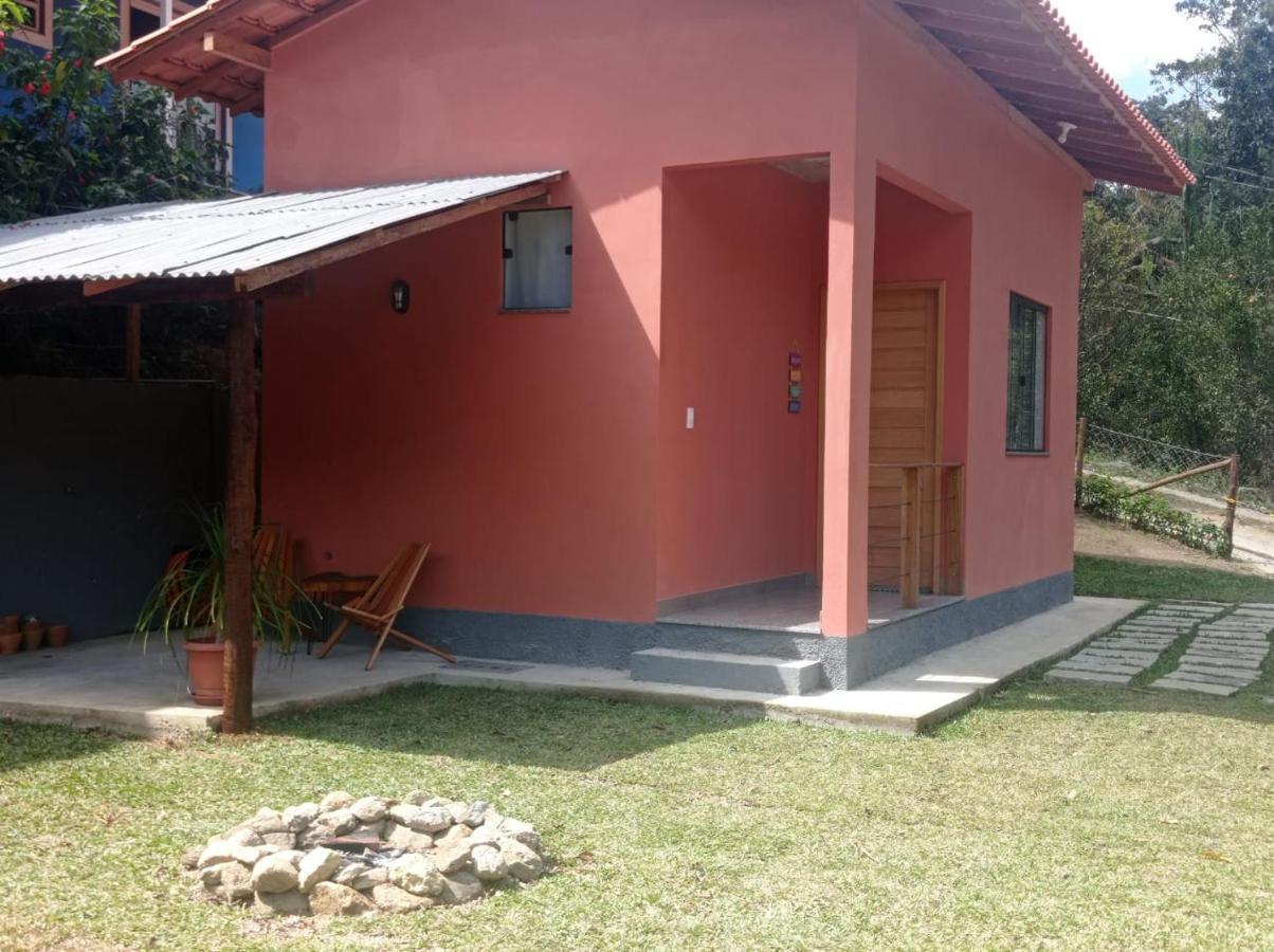Casa Do Ipe - Hospedagem Лумиар Экстерьер фото